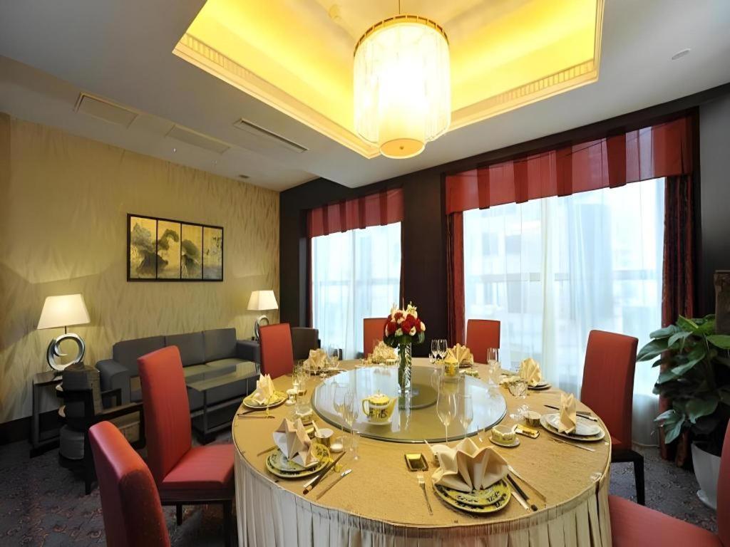 Grand Soluxe Zhongyou Hotel Shanghai Esterno foto